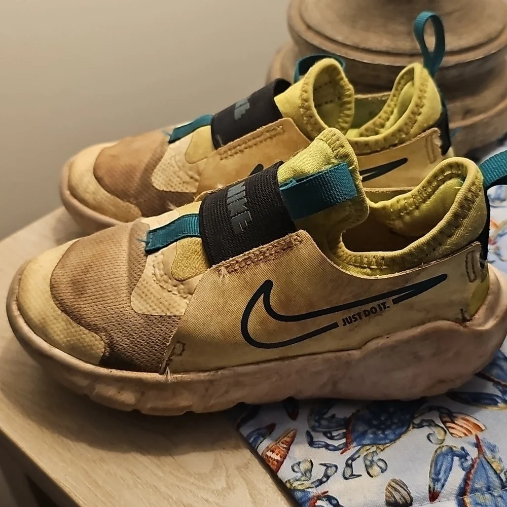 Nike Kids Play Shoes Yellow and Teal Slip-On Sneakers